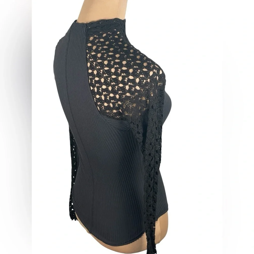 Free People Clemente Rib Knit Top‎ with Crochet Sleeves Size Small